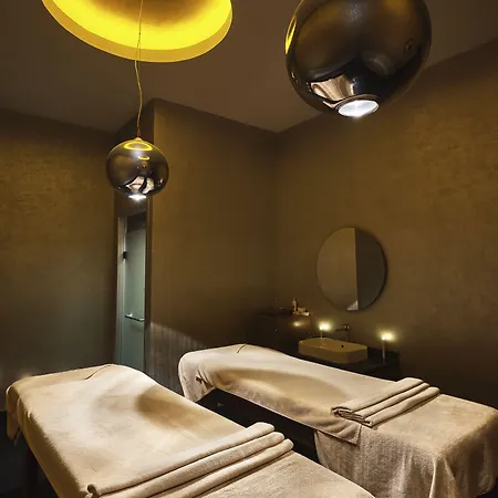 Magna Pivot - Boutique Class Hotel *