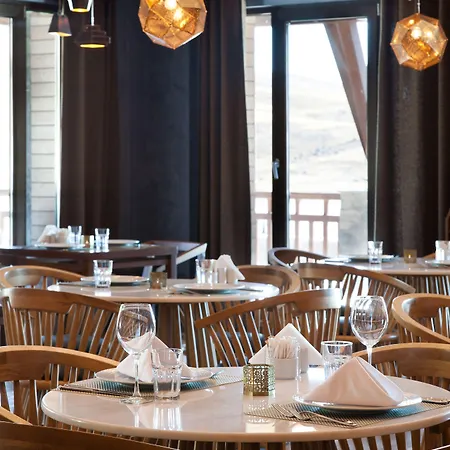 Magna Pivot - Boutique Class