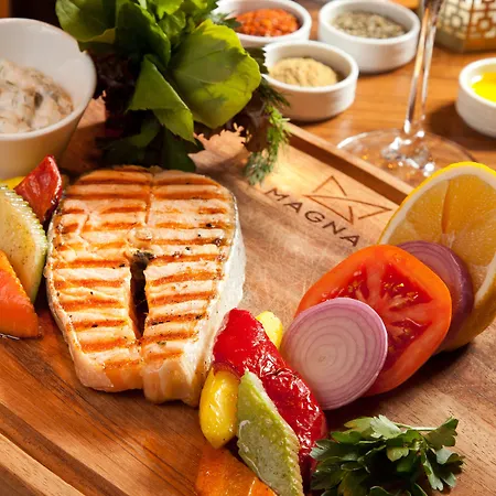 Hotel Magna Pivot - Boutique Class